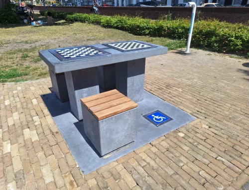 Openbare schaaktafel nodigt uit tot een potje schaken aan de IJsselkade